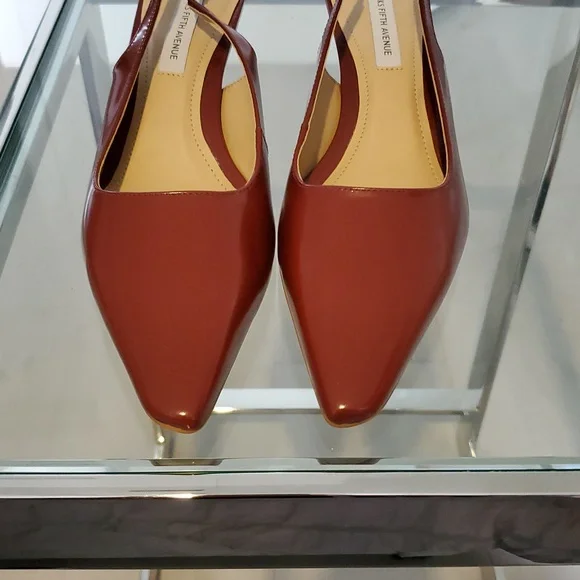 Saks Fifth Ave Patent Leather Wine kittenHeel slingback shoe Size 6 like new WOB - Picture 3 of 8